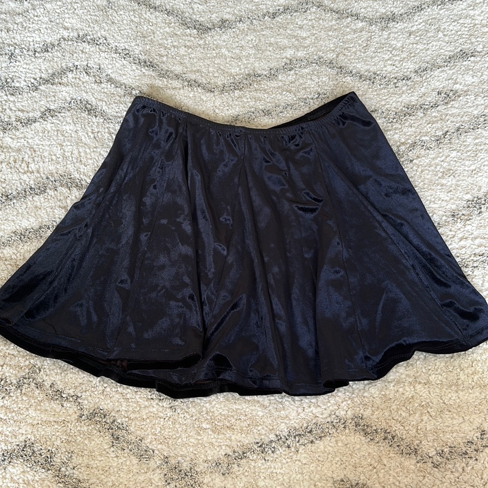 NWOT Emma & Sam LF stores Black Velvet Skater Skirt - size small
